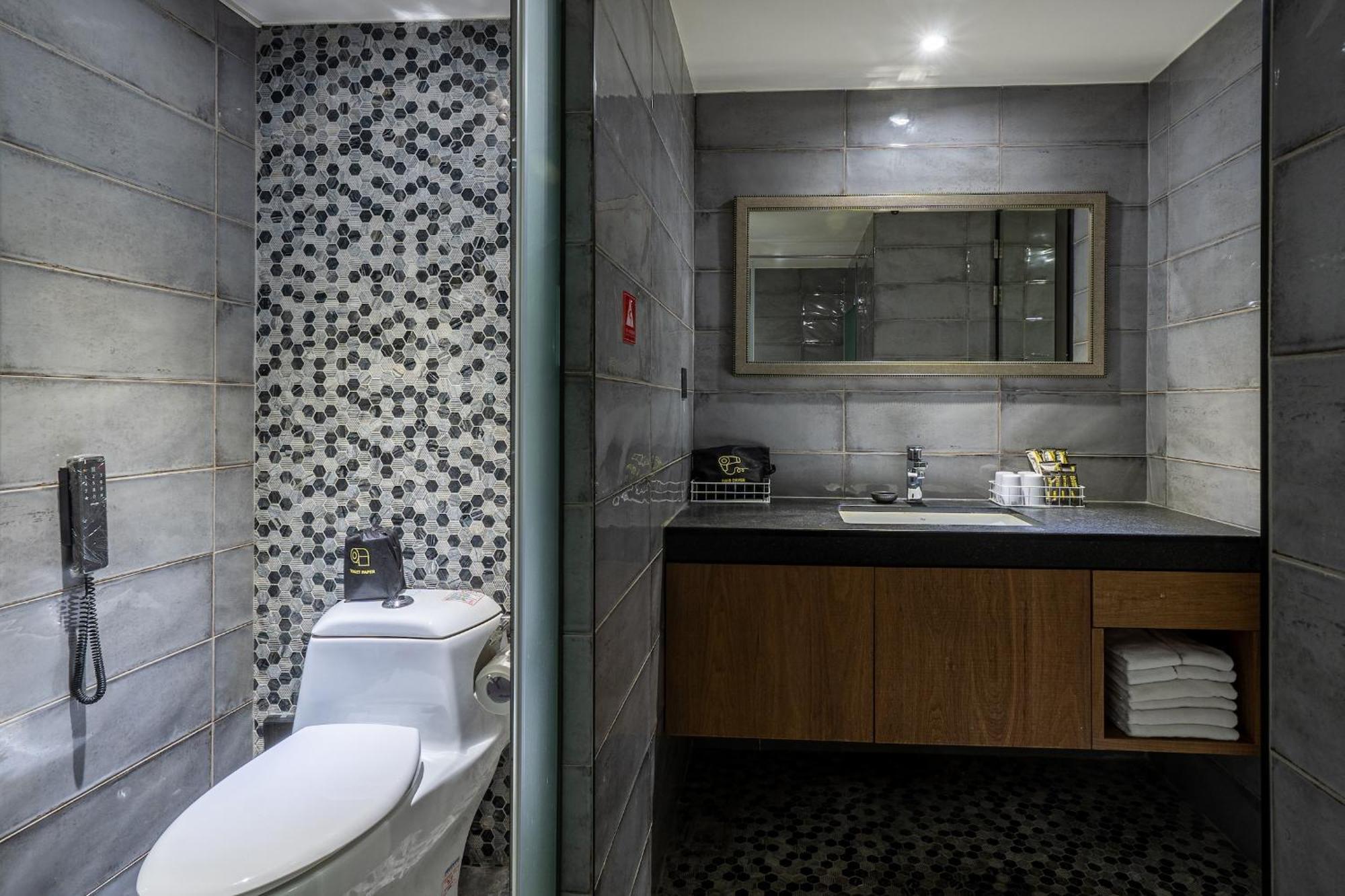 Check Inn Taichung Wenxin Zhongqing Экстерьер фото