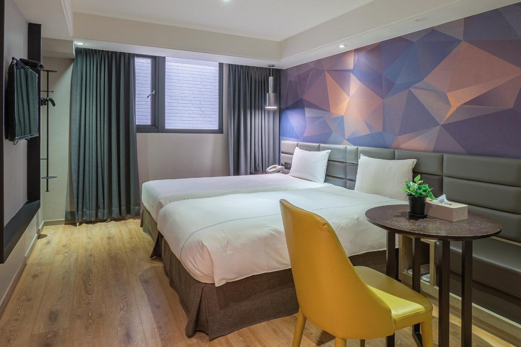 Check Inn Taichung Wenxin Zhongqing Экстерьер фото