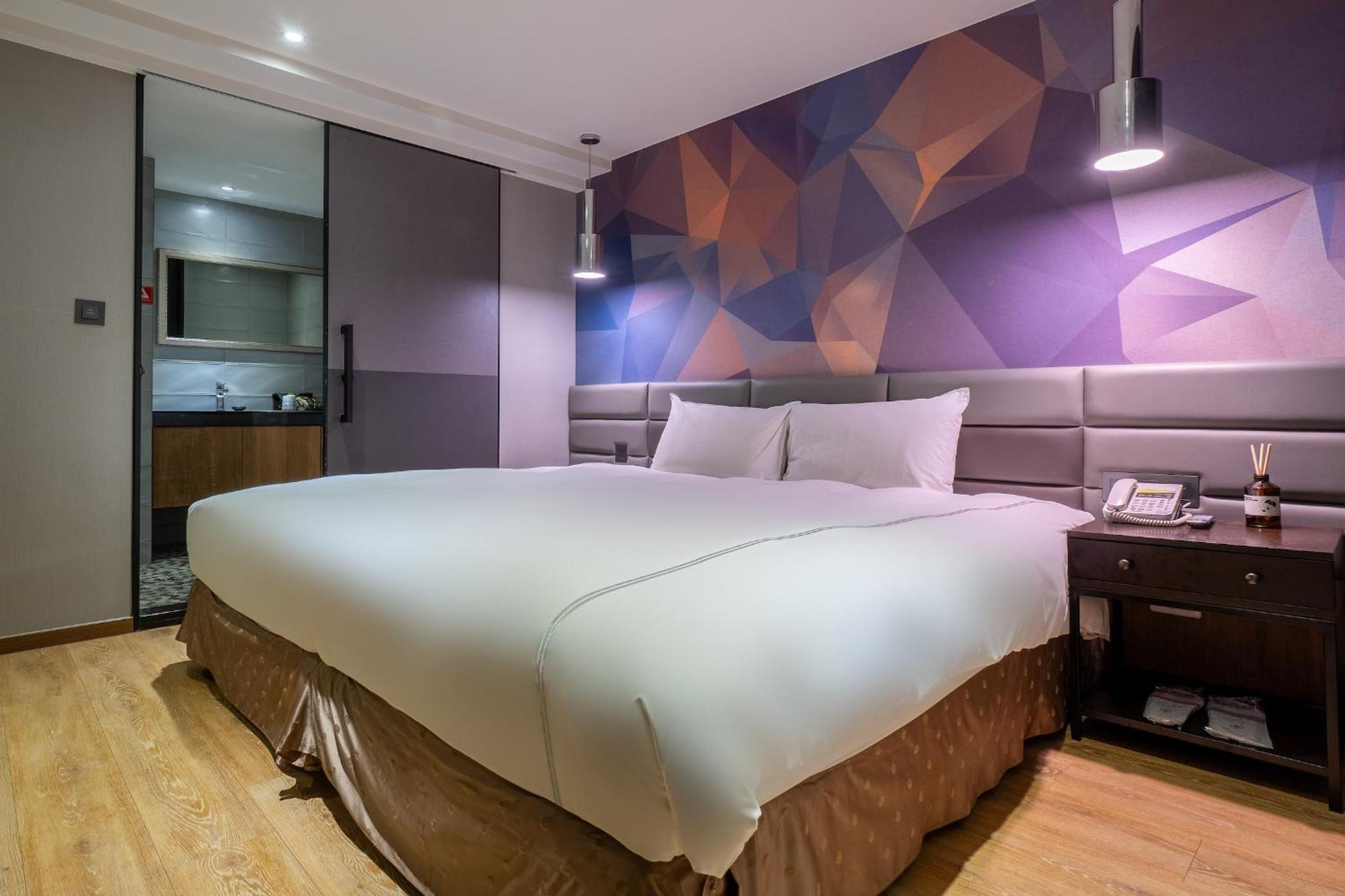 Check Inn Taichung Wenxin Zhongqing Экстерьер фото