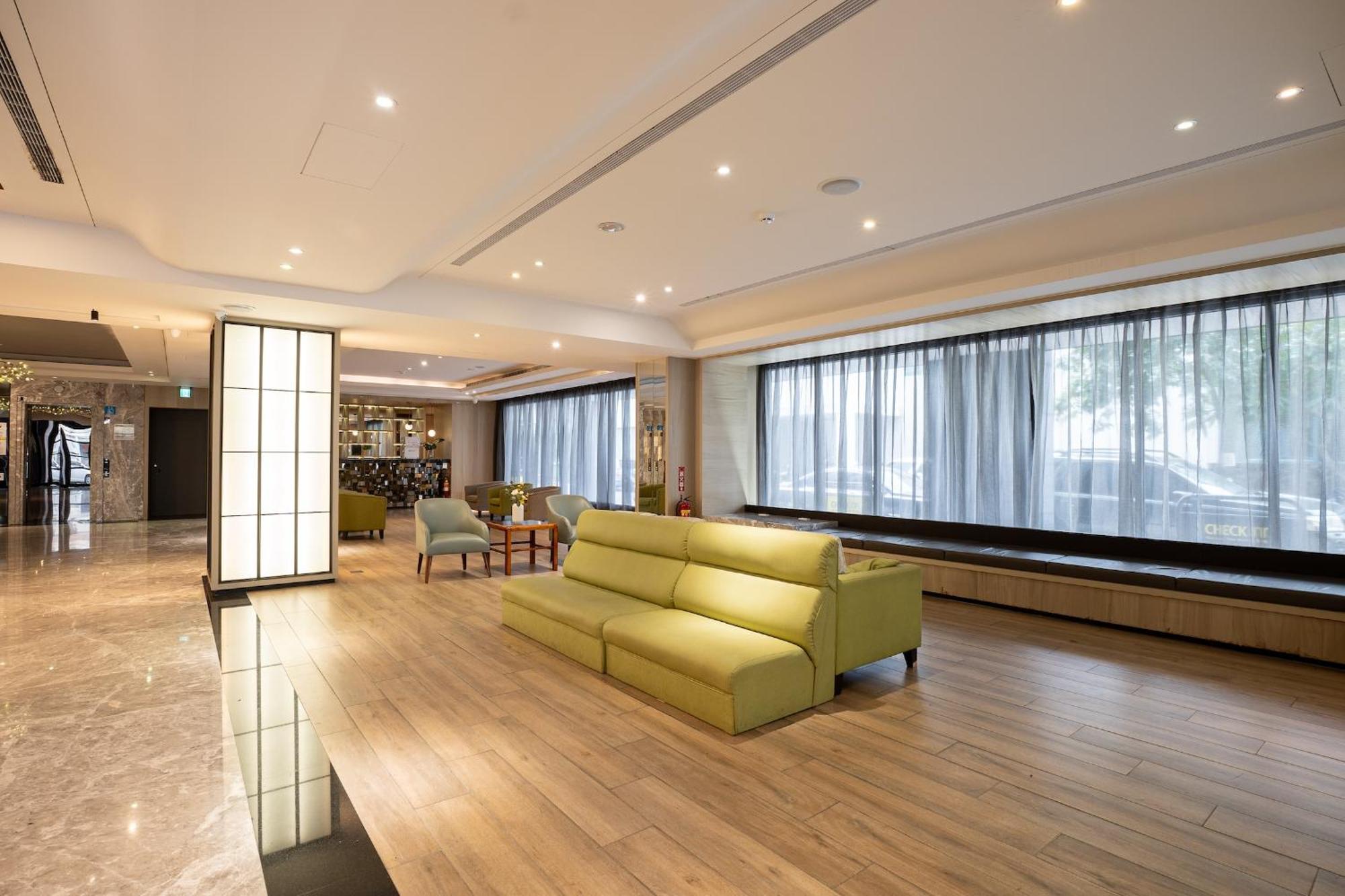 Check Inn Taichung Wenxin Zhongqing Экстерьер фото