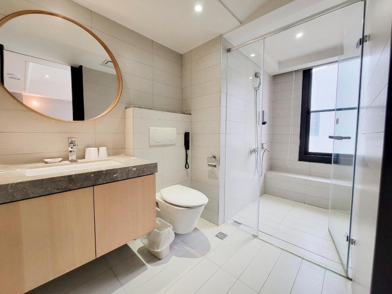 Check Inn Taichung Wenxin Zhongqing Экстерьер фото