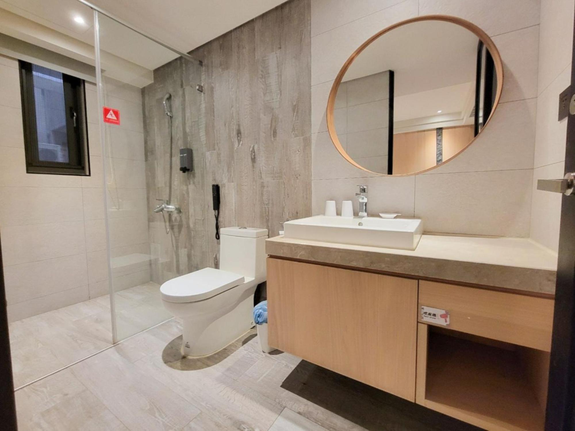 Check Inn Taichung Wenxin Zhongqing Экстерьер фото