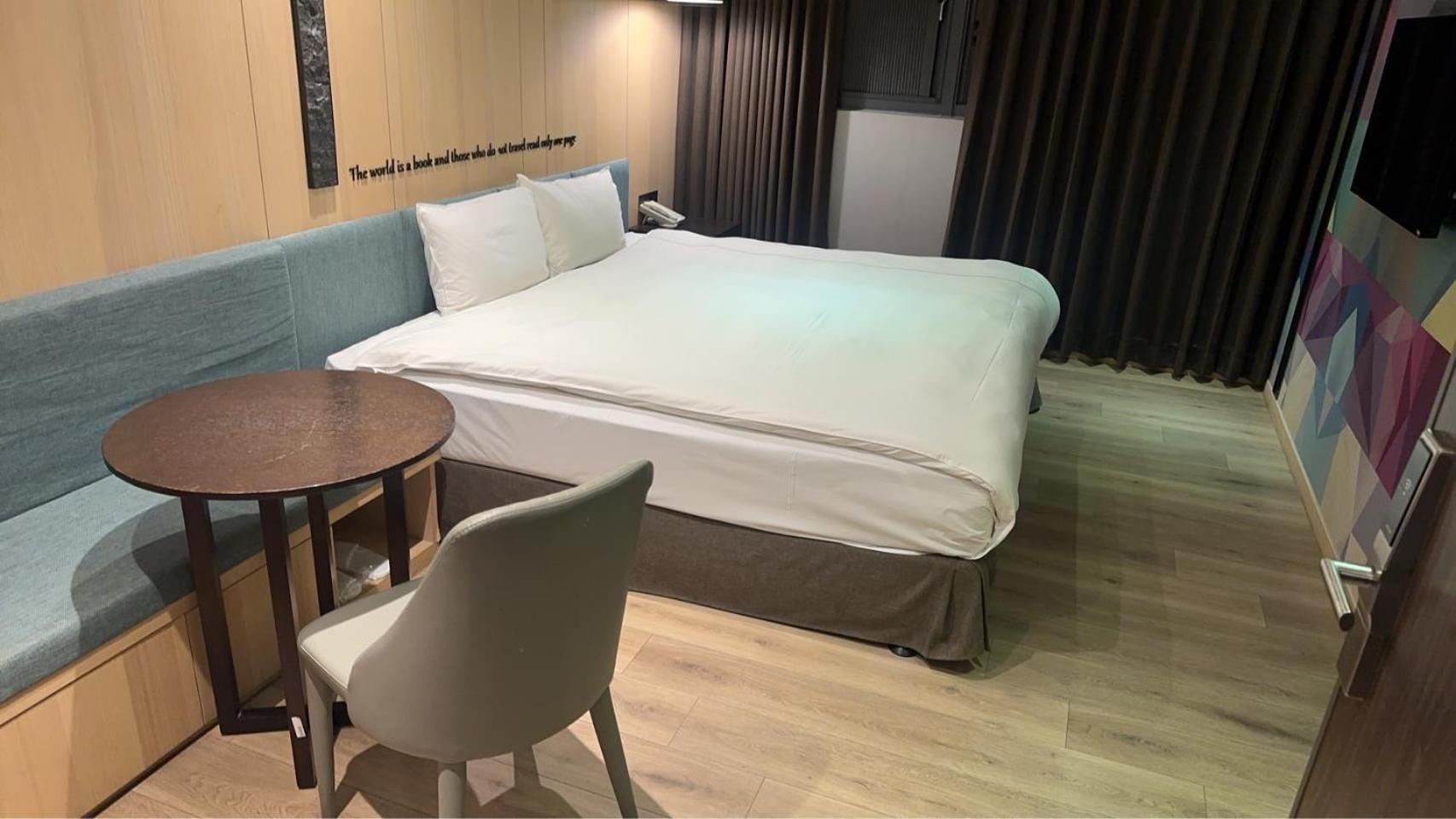 Check Inn Taichung Wenxin Zhongqing Экстерьер фото